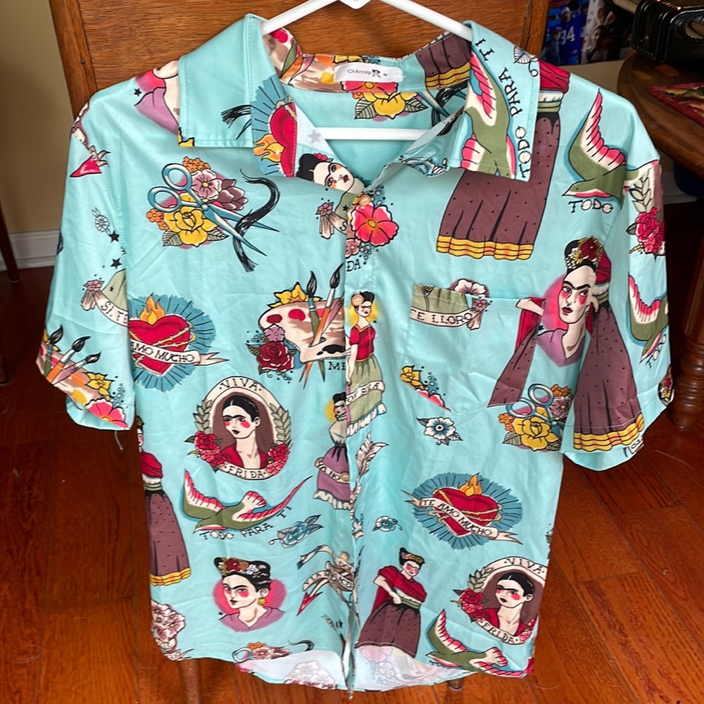 Frida Kahlo button down shirt size s robins egg blue short sleeve